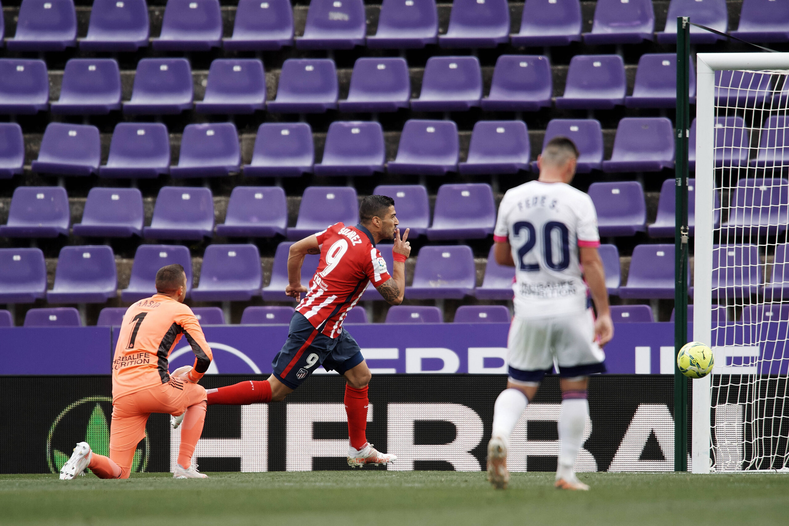 VIDEO: Suárez explicando su gol al Valladolid...¡todo eso pensó antes de tirar!